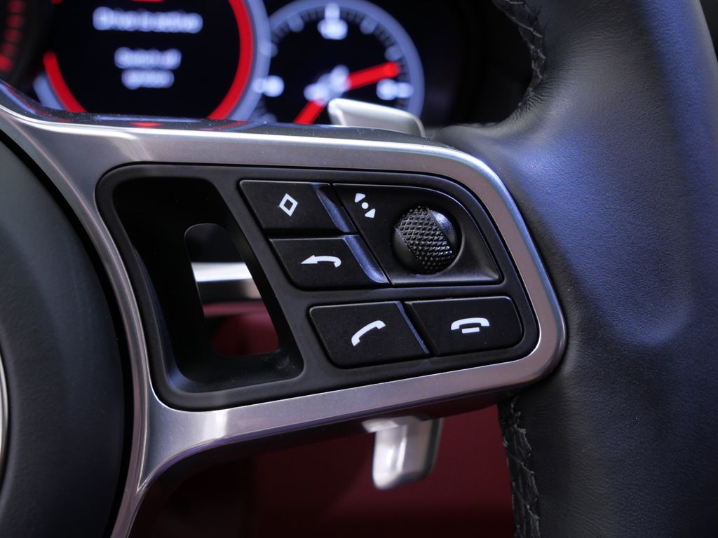 Thumbnail: 2021 Porsche Cayenne - 23