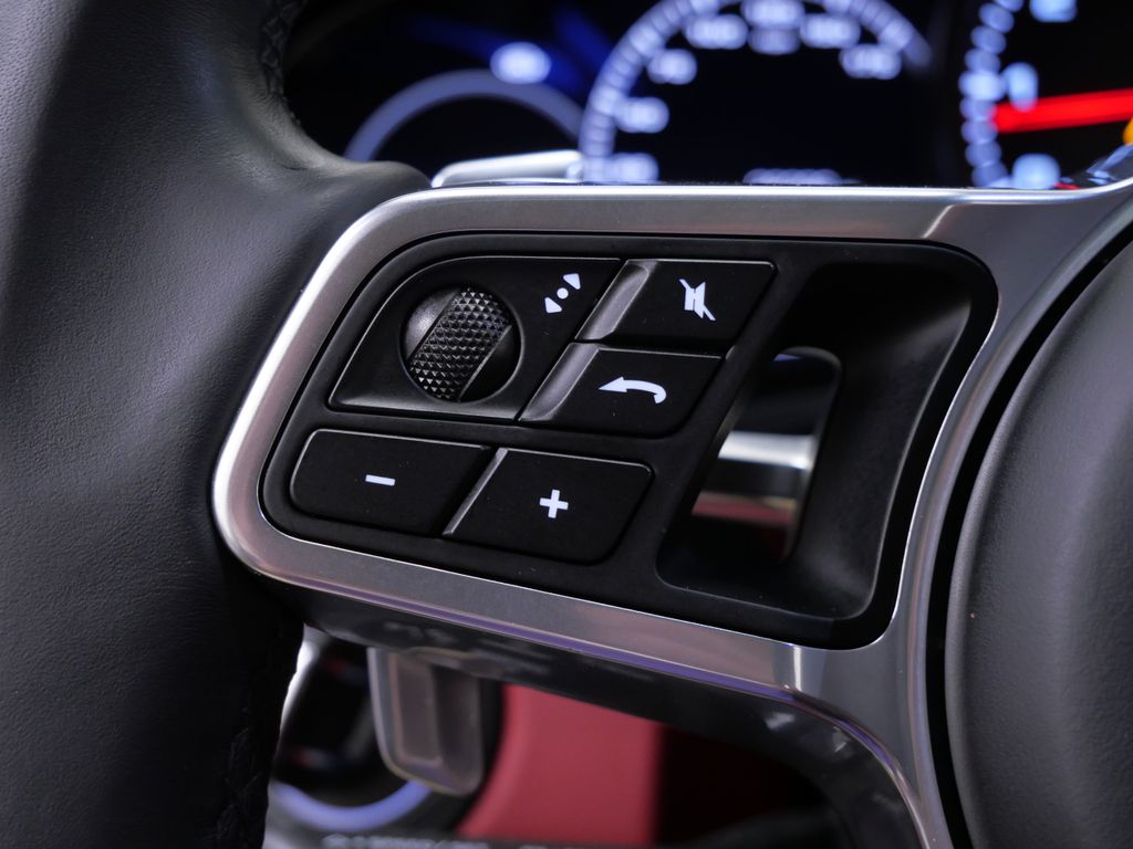 Thumbnail: 2021 Porsche Cayenne - 22