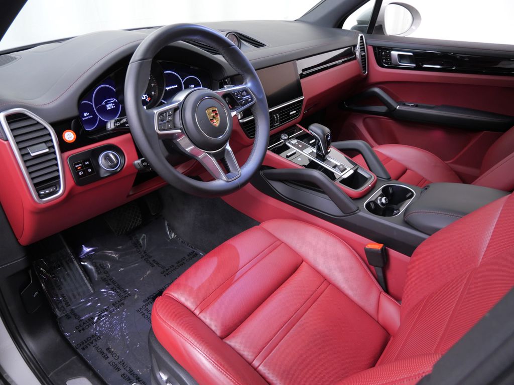 Thumbnail: 2021 Porsche Cayenne - 2