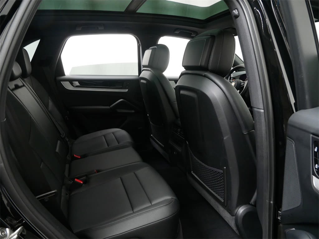 2024 Porsche Cayenne Base 26