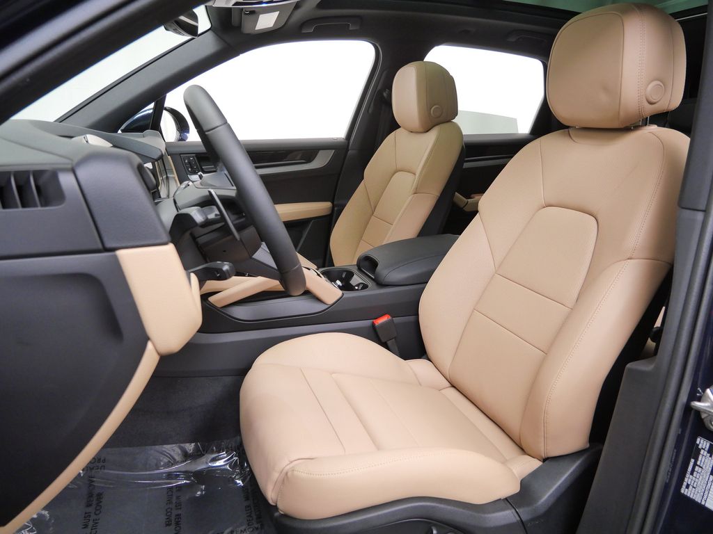 Thumbnail: 2026 Porsche Cayenne - 7