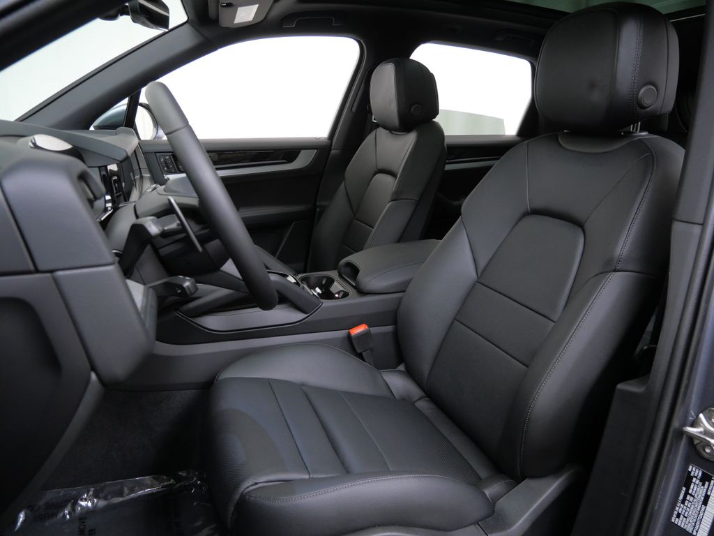 Thumbnail: 2026 Porsche Cayenne - 7