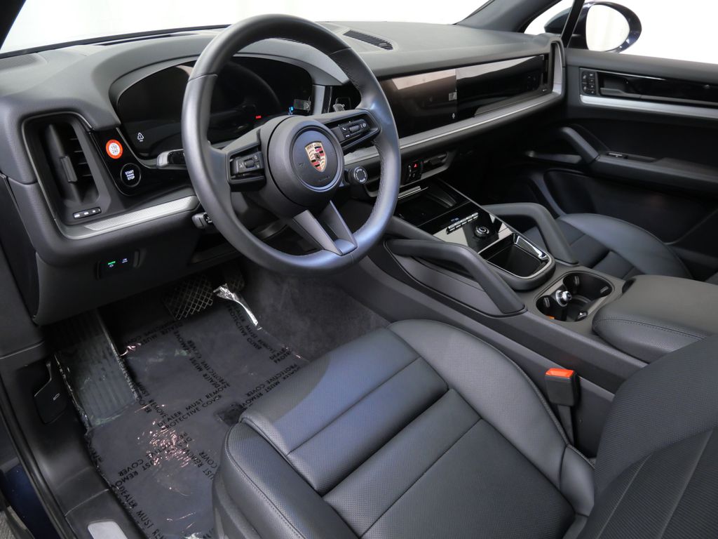 Thumbnail: 2025 Porsche Cayenne - 2