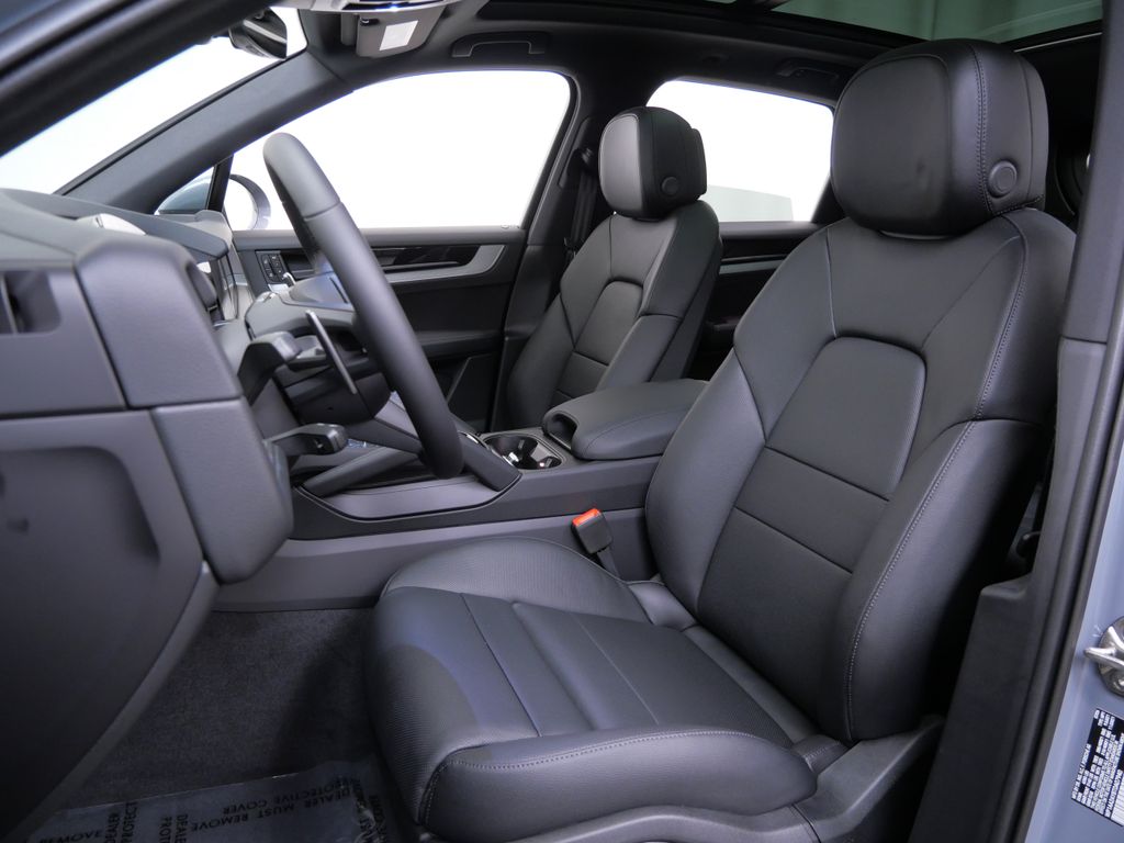 Thumbnail: 2026 Porsche Cayenne - 7