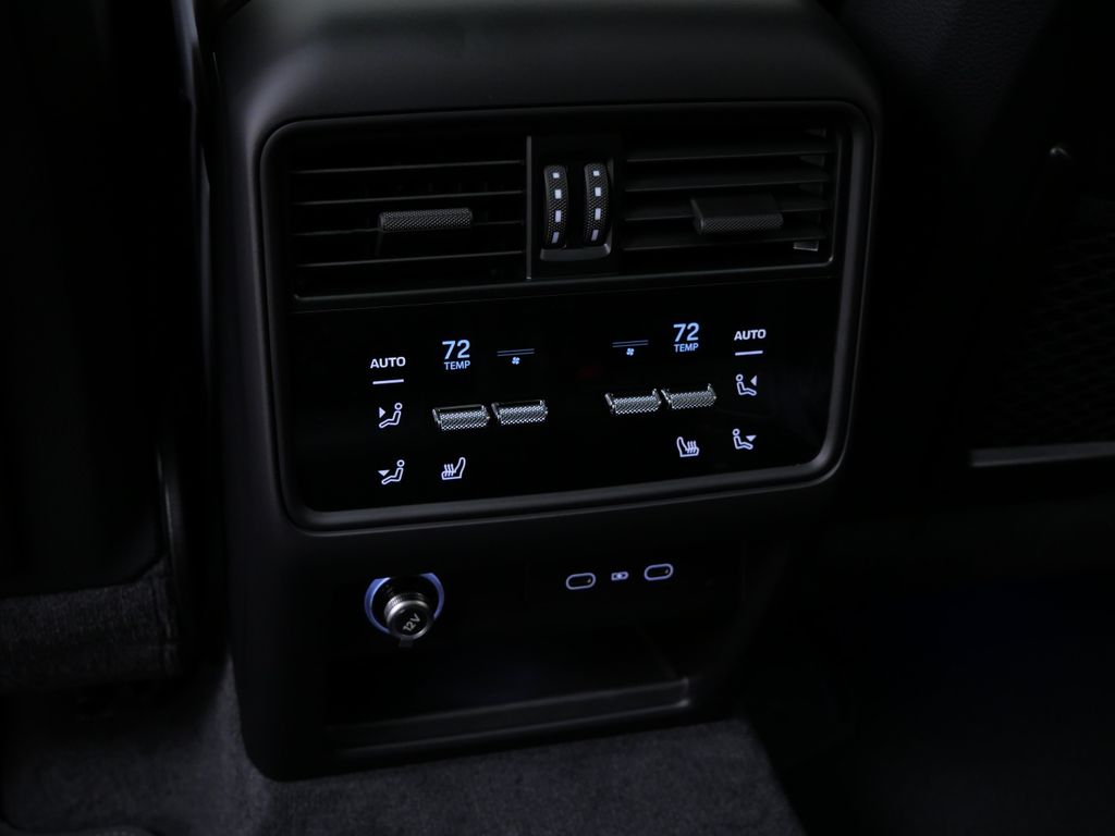 Thumbnail: 2026 Porsche Cayenne - 18