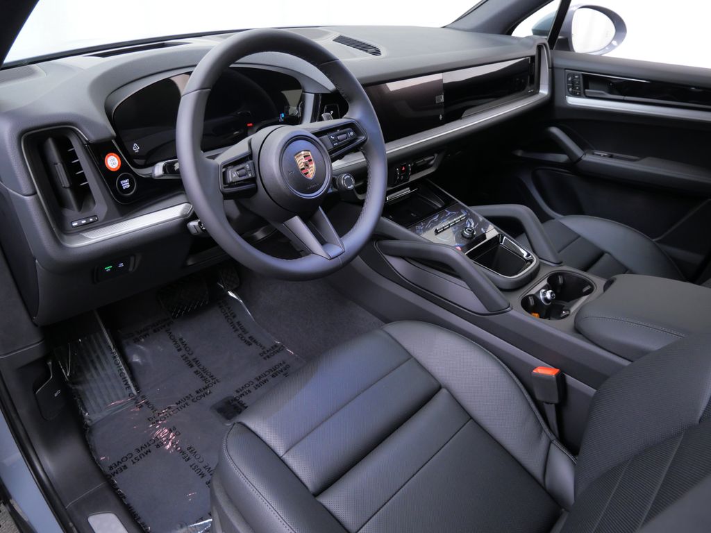 Thumbnail: 2026 Porsche Cayenne - 2