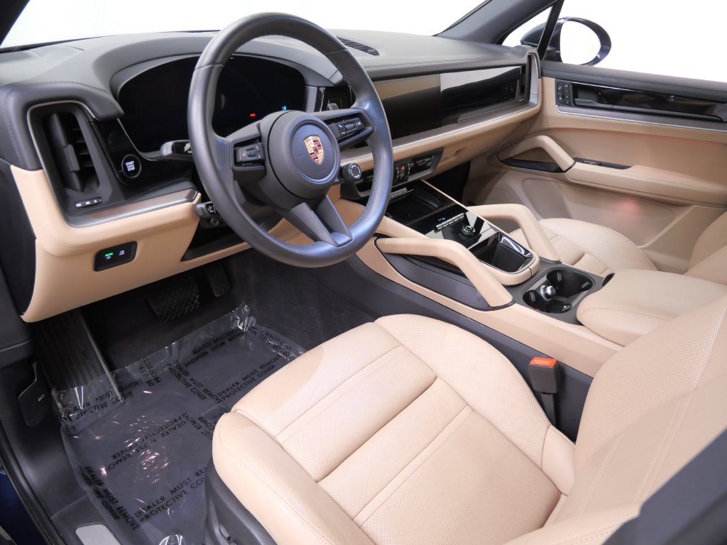 Thumbnail: 2025 Porsche Cayenne - 2