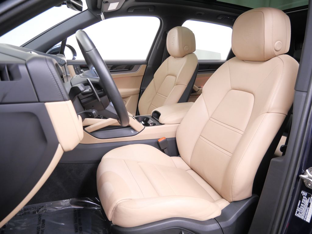 Thumbnail: 2025 Porsche Cayenne - 8