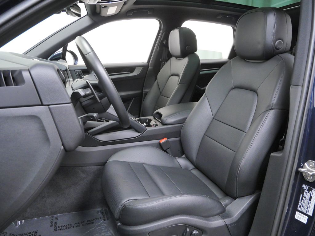 Thumbnail: 2025 Porsche Cayenne - 8
