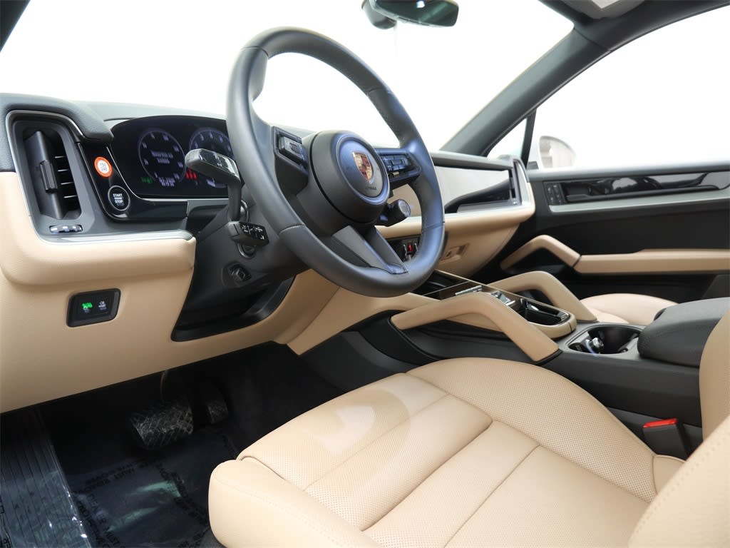 Thumbnail: 2025 Porsche Cayenne - 2