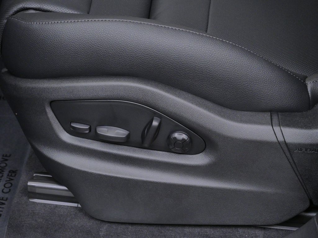 Thumbnail: 2026 Porsche Cayenne - 17