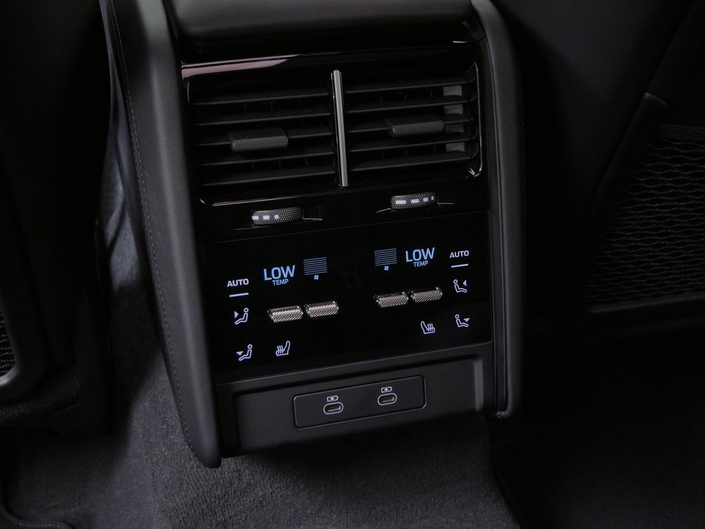 Thumbnail: 2026 Porsche Cayenne - 18
