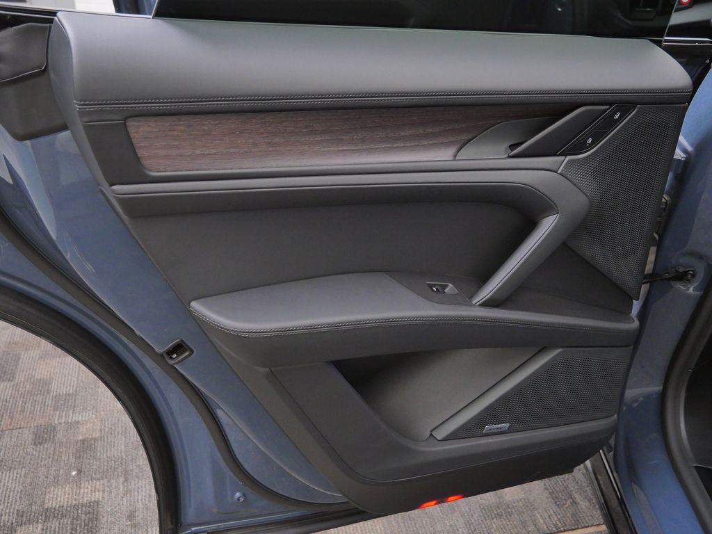 Thumbnail: 2026 Porsche Cayenne - 17