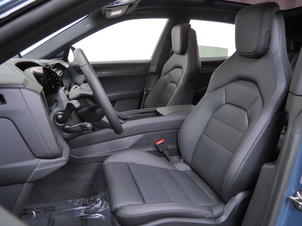 Thumbnail: 2026 Porsche Cayenne - 8