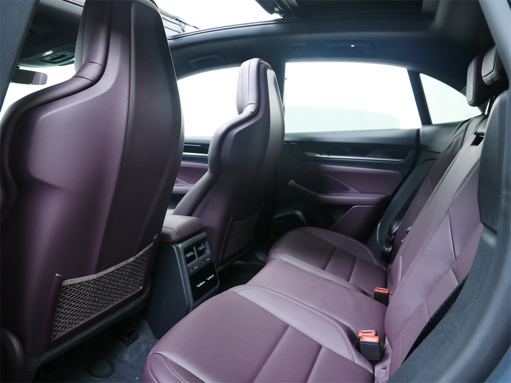 Thumbnail: 2025 Porsche Macan - 10