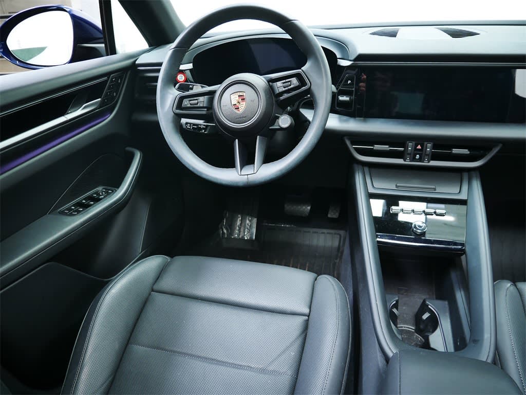 Thumbnail: 2025 Porsche Macan - 8