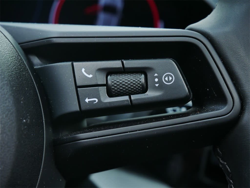 Thumbnail: 2025 Porsche Macan - 23