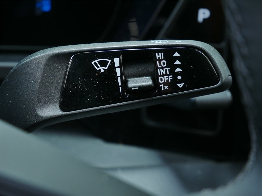 Thumbnail: 2025 Porsche Macan - 25