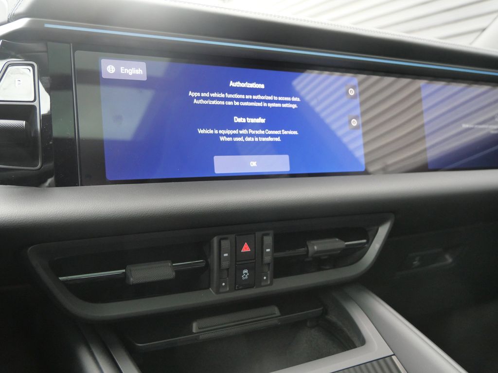 Thumbnail: 2026 Porsche Macan - 8