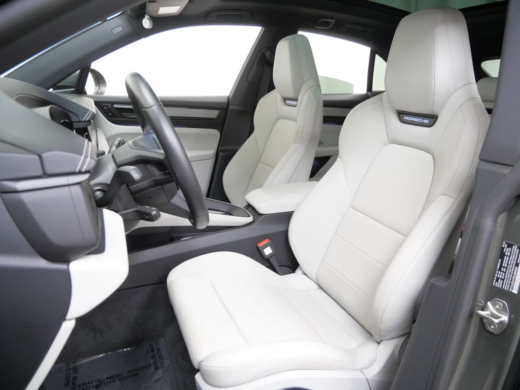 Thumbnail: 2024 Porsche Macan - 7