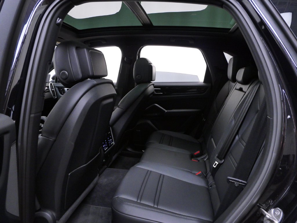 Thumbnail: 2019 Porsche Cayenne - 8