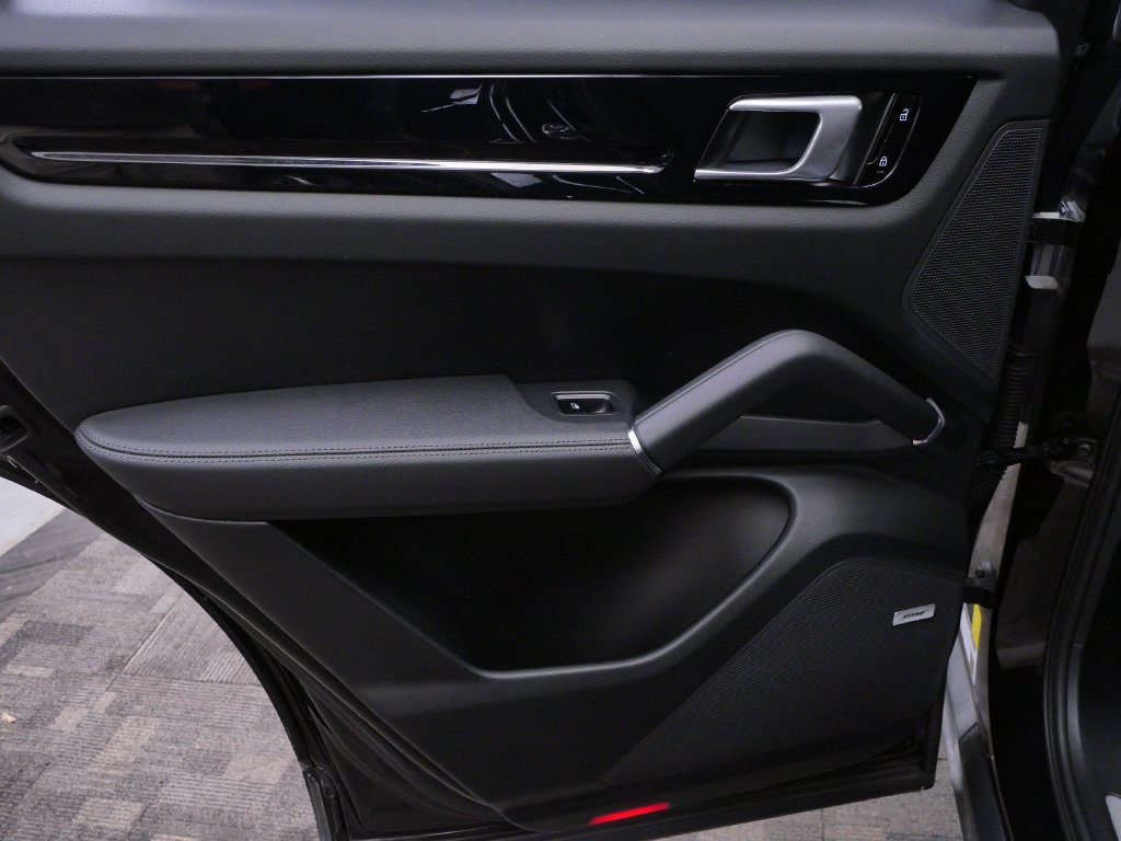 Thumbnail: 2019 Porsche Cayenne - 19