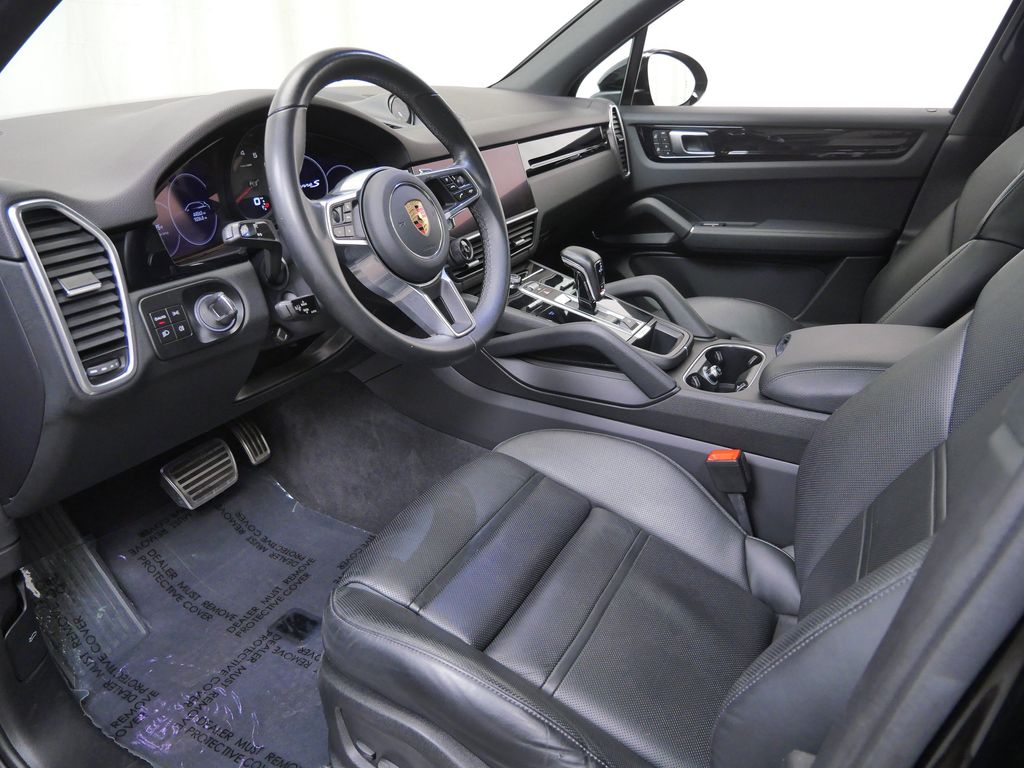 Thumbnail: 2023 Porsche Cayenne - 6