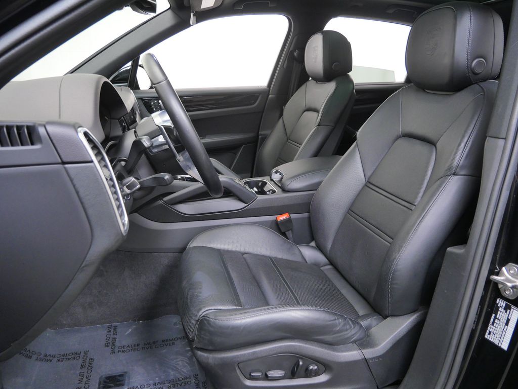 Thumbnail: 2023 Porsche Cayenne - 7
