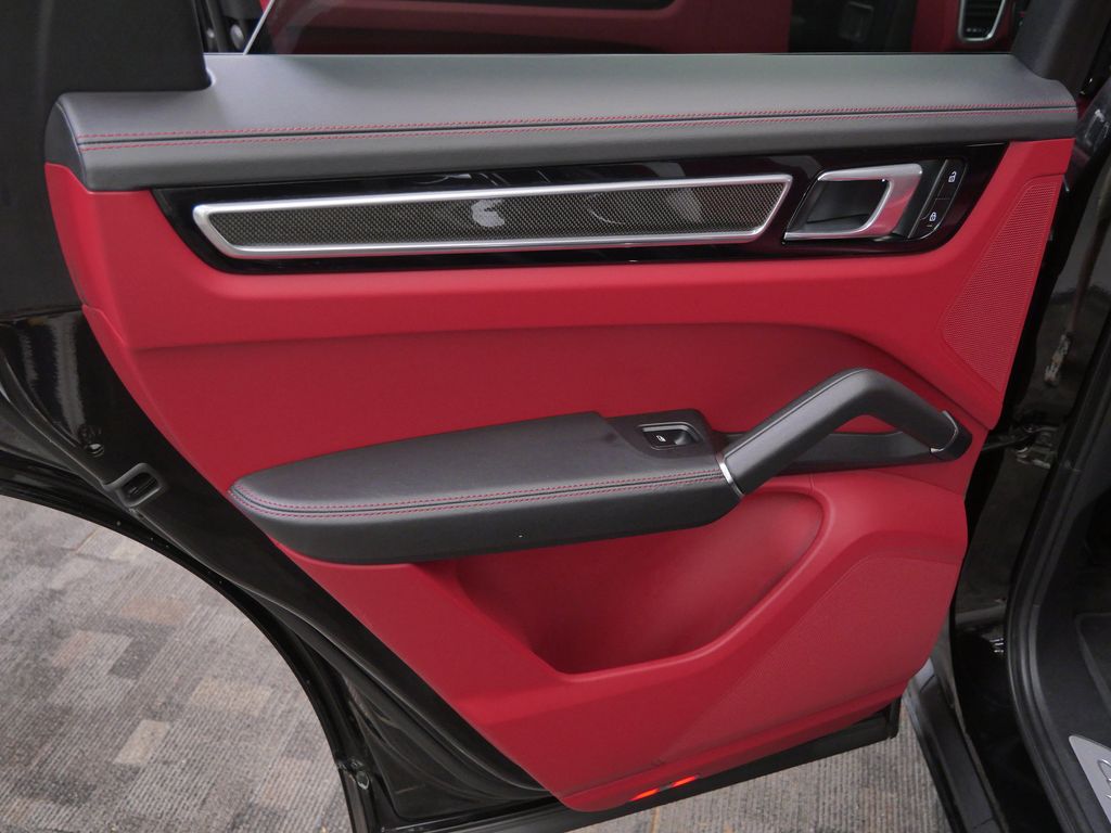 Thumbnail: 2023 Porsche Cayenne - 19