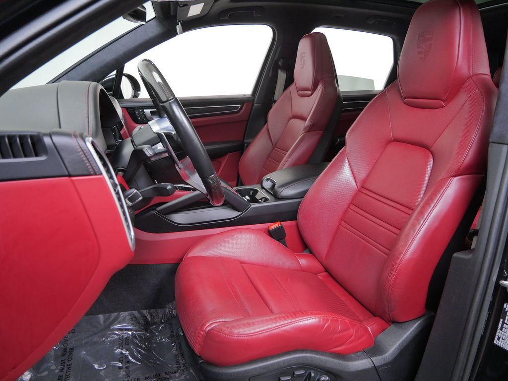 Thumbnail: 2023 Porsche Cayenne - 8