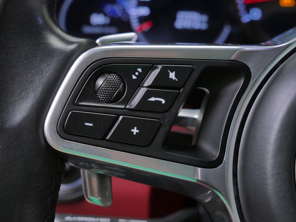 Thumbnail: 2023 Porsche Cayenne - 22