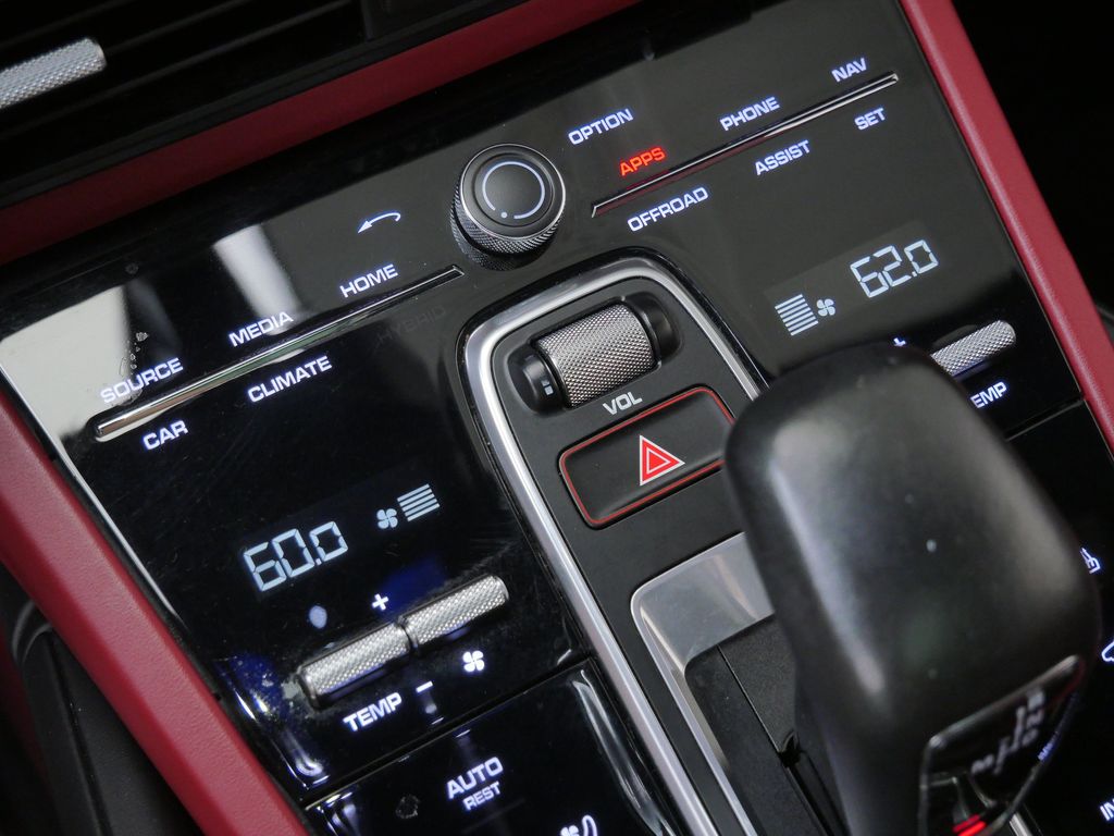Thumbnail: 2023 Porsche Cayenne - 11