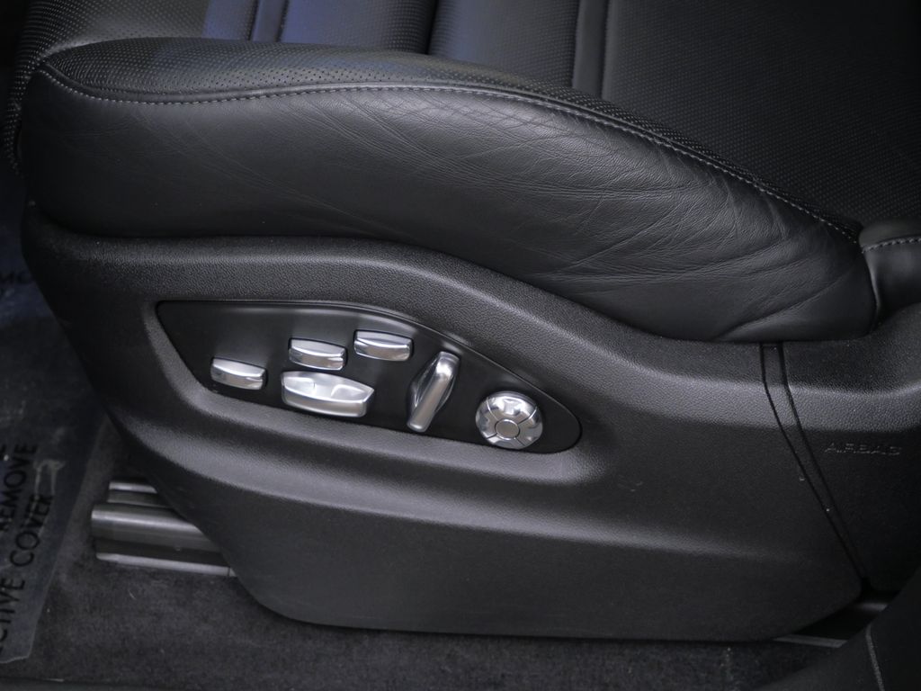 Thumbnail: 2021 Porsche Cayenne - 17