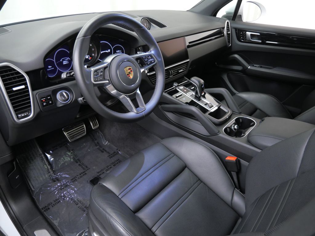 Thumbnail: 2021 Porsche Cayenne - 2