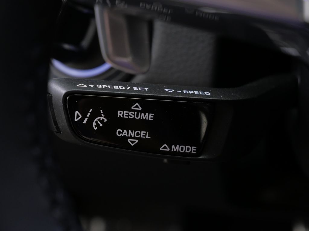 Thumbnail: 2021 Porsche Cayenne - 24