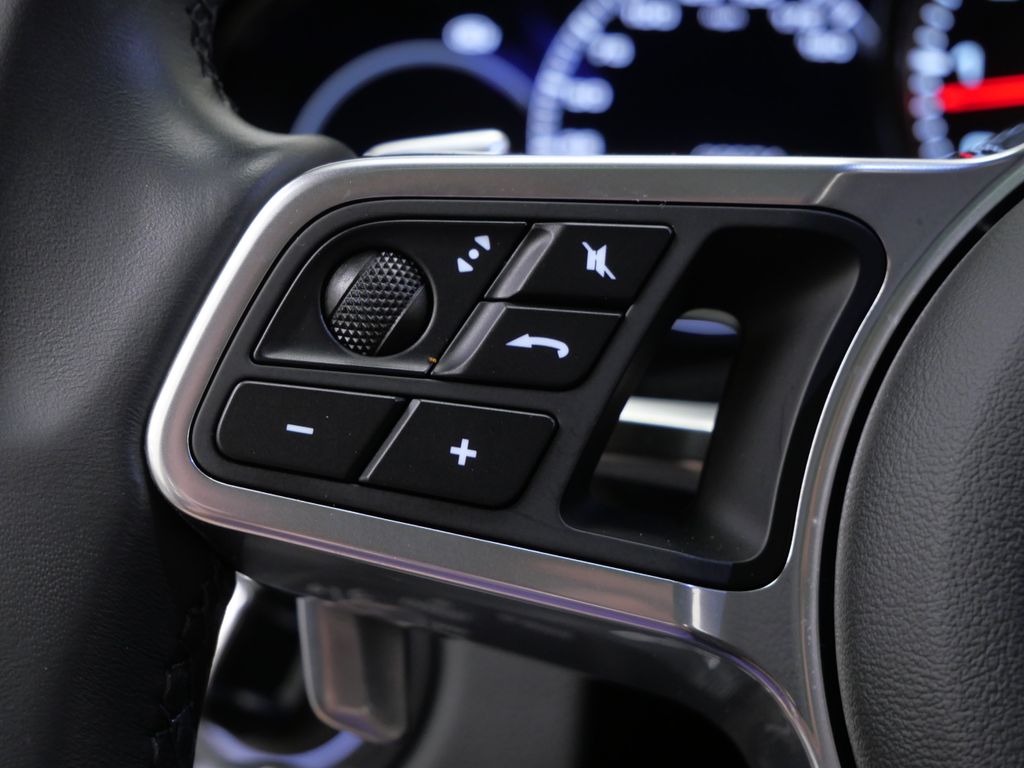 Thumbnail: 2021 Porsche Cayenne - 22