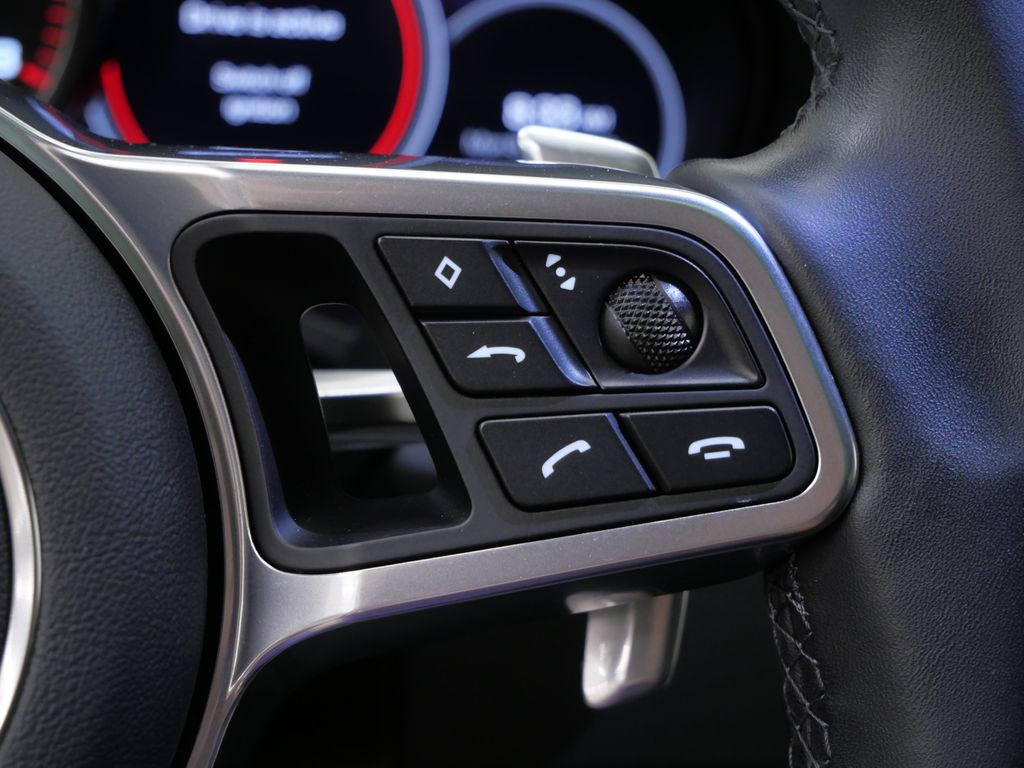 Thumbnail: 2021 Porsche Cayenne - 23