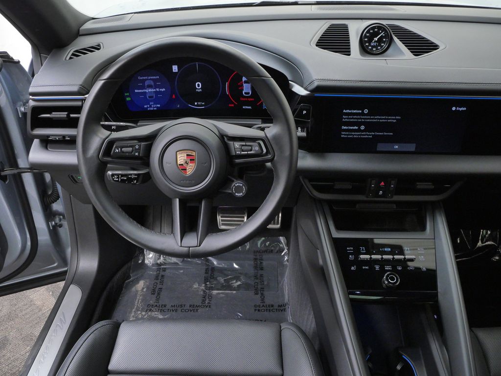 Thumbnail: 2025 Porsche Macan - 2