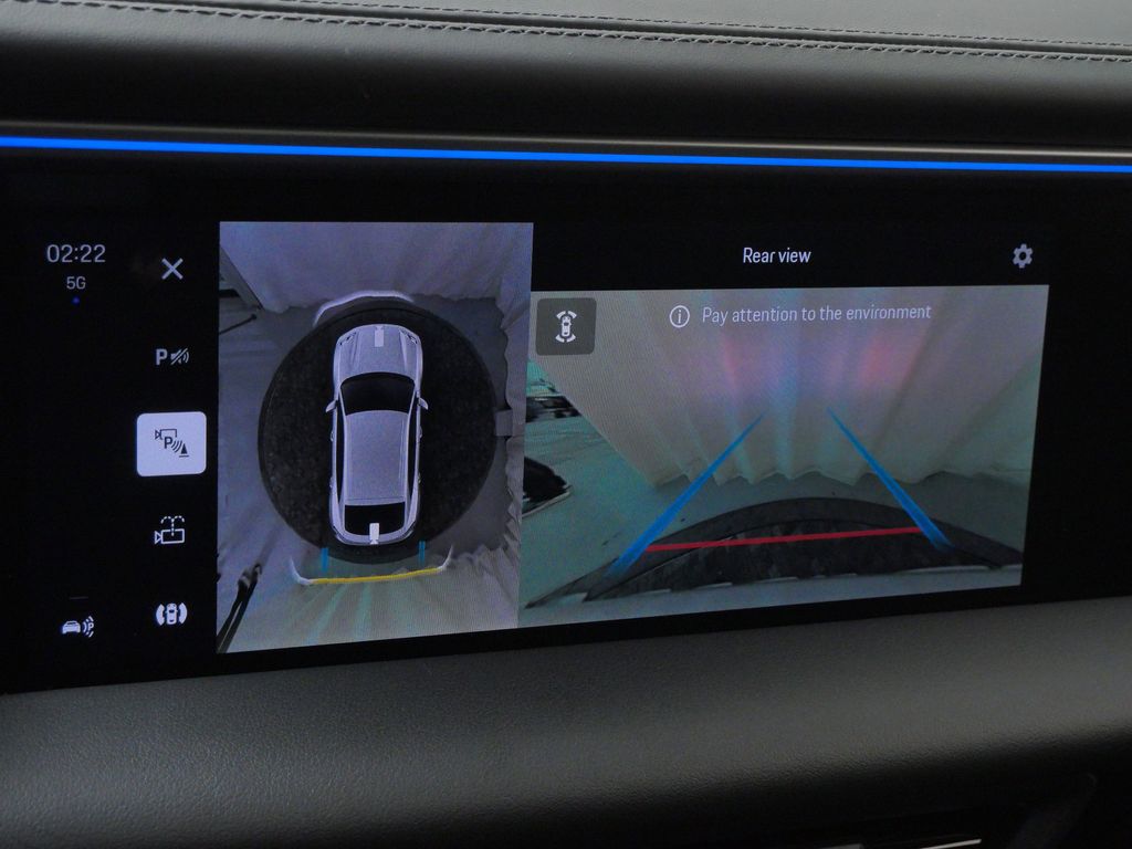 Thumbnail: 2025 Porsche Macan - 27