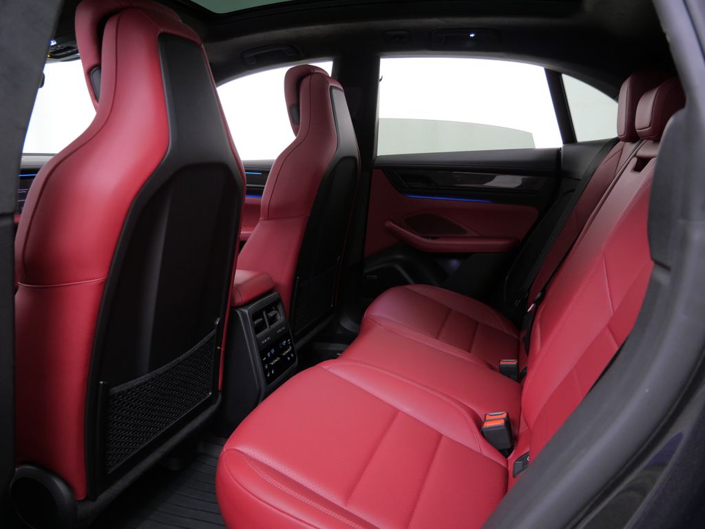 Thumbnail: 2025 Porsche Macan - 8
