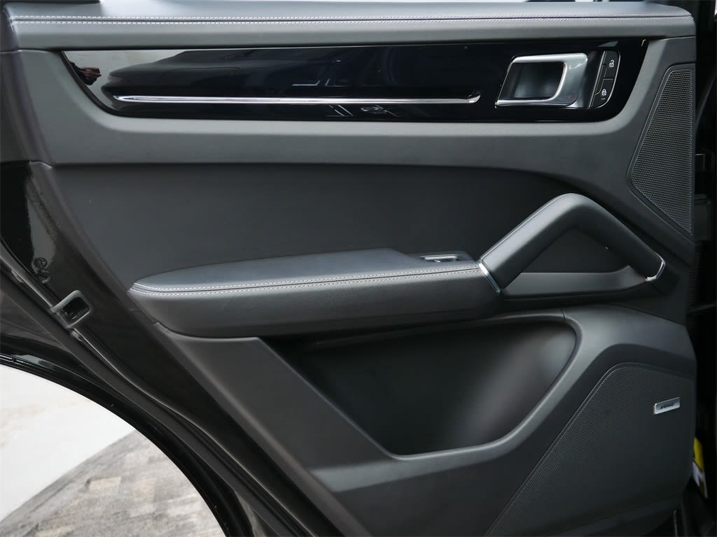 Thumbnail: 2023 Porsche Cayenne - 19