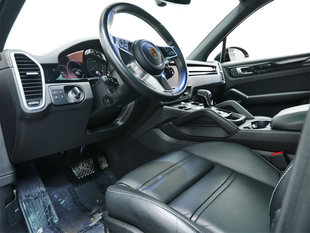 Thumbnail: 2023 Porsche Cayenne - 2
