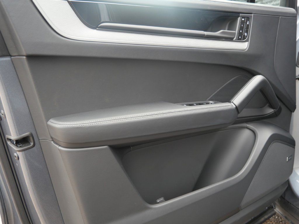 Thumbnail: 2026 Porsche Cayenne - 5