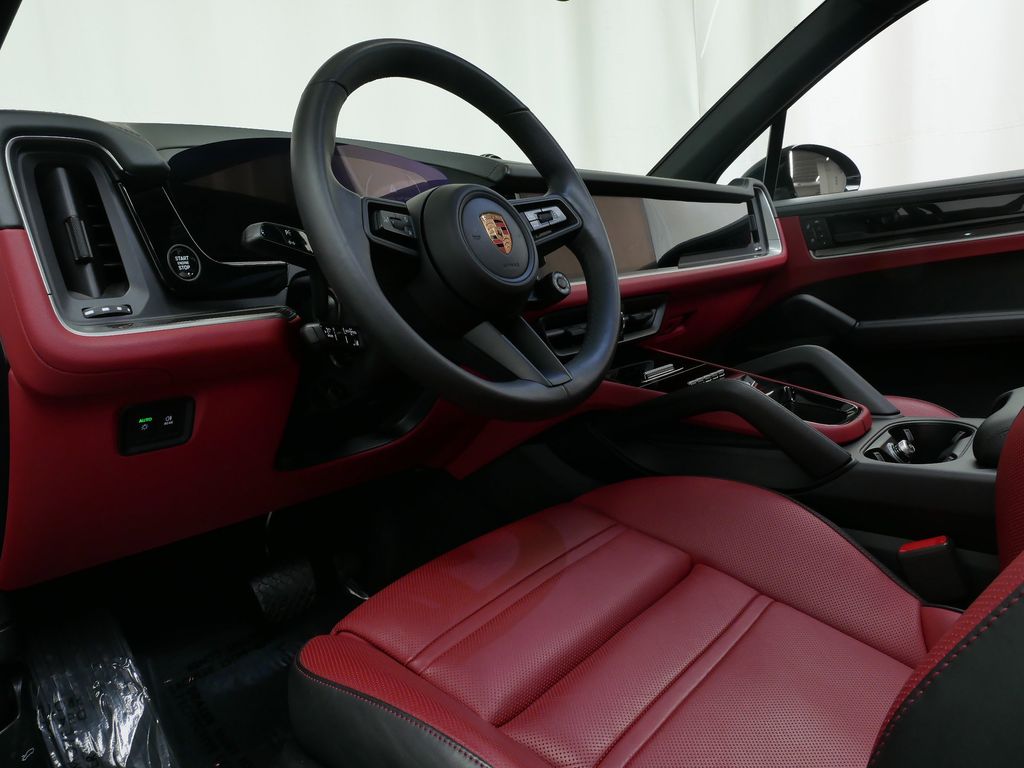 Thumbnail: 2025 Porsche Cayenne - 2