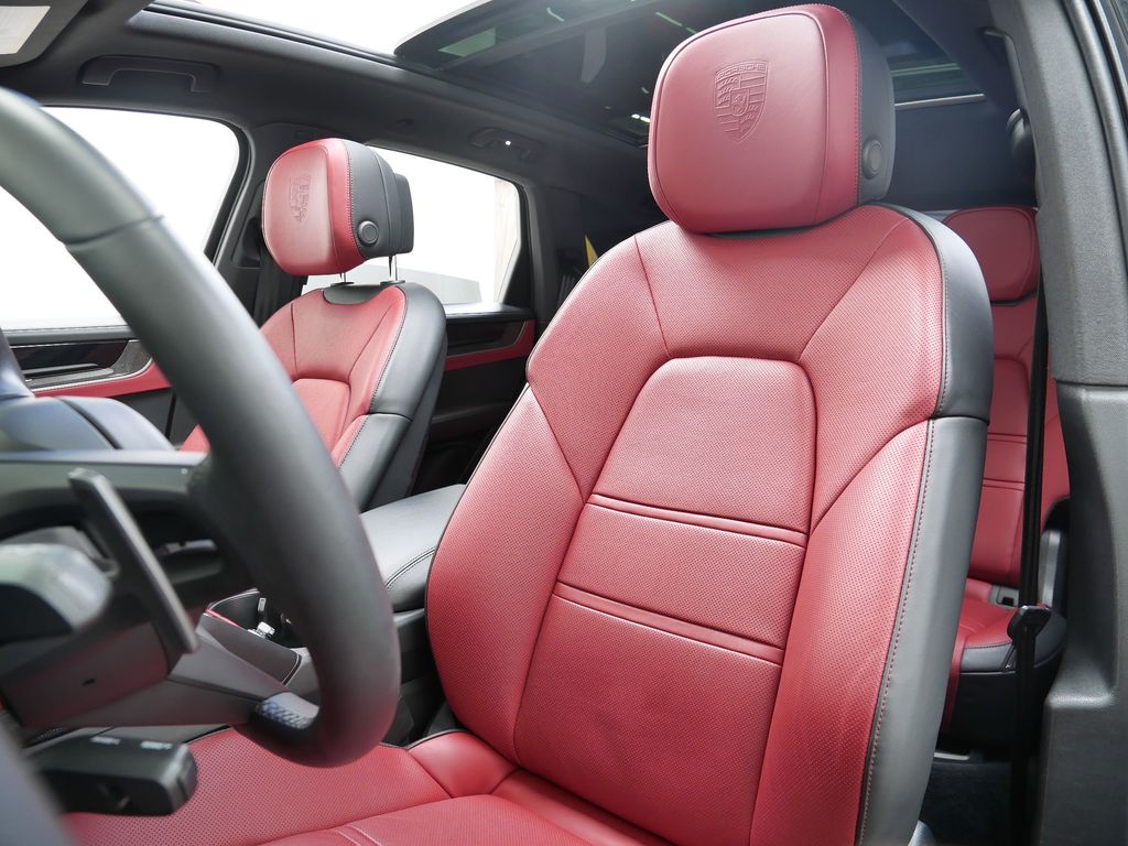 Thumbnail: 2025 Porsche Cayenne - 9