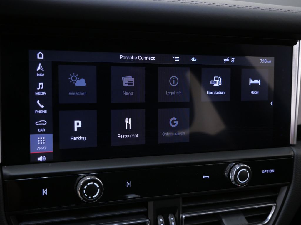 Thumbnail: 2023 Porsche Macan - 24