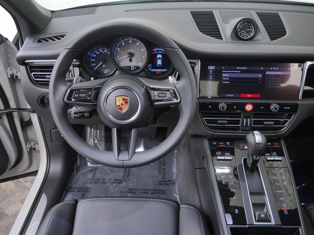 Thumbnail: 2026 Porsche Macan - 2
