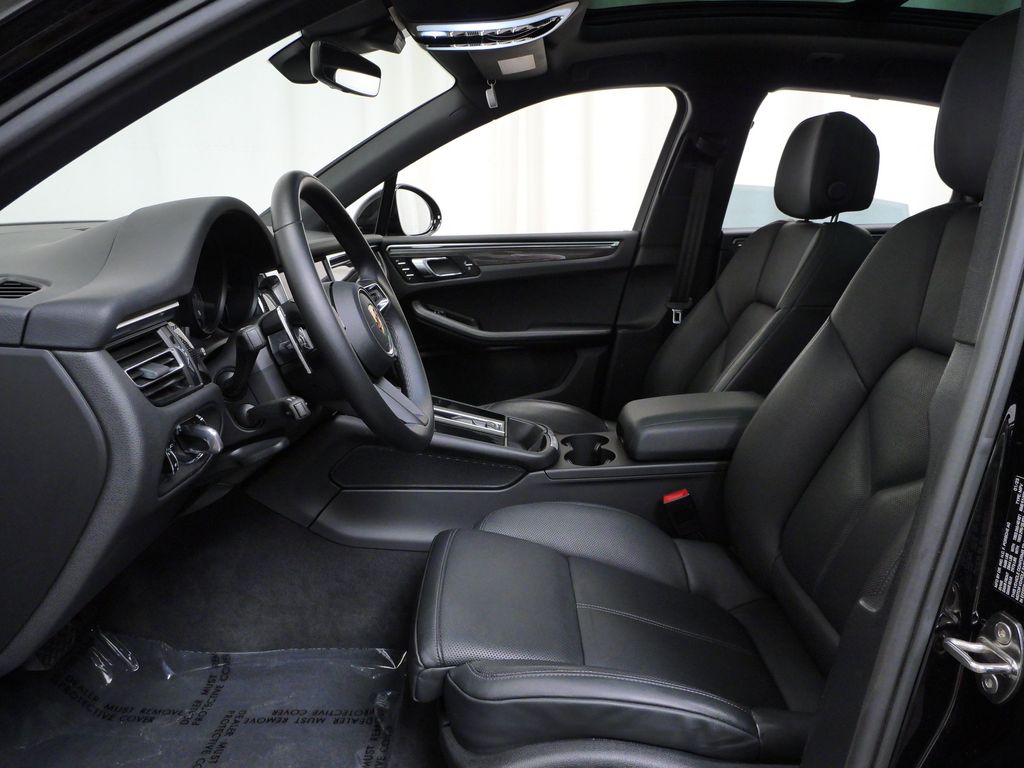 Thumbnail: 2023 Porsche Macan - 7