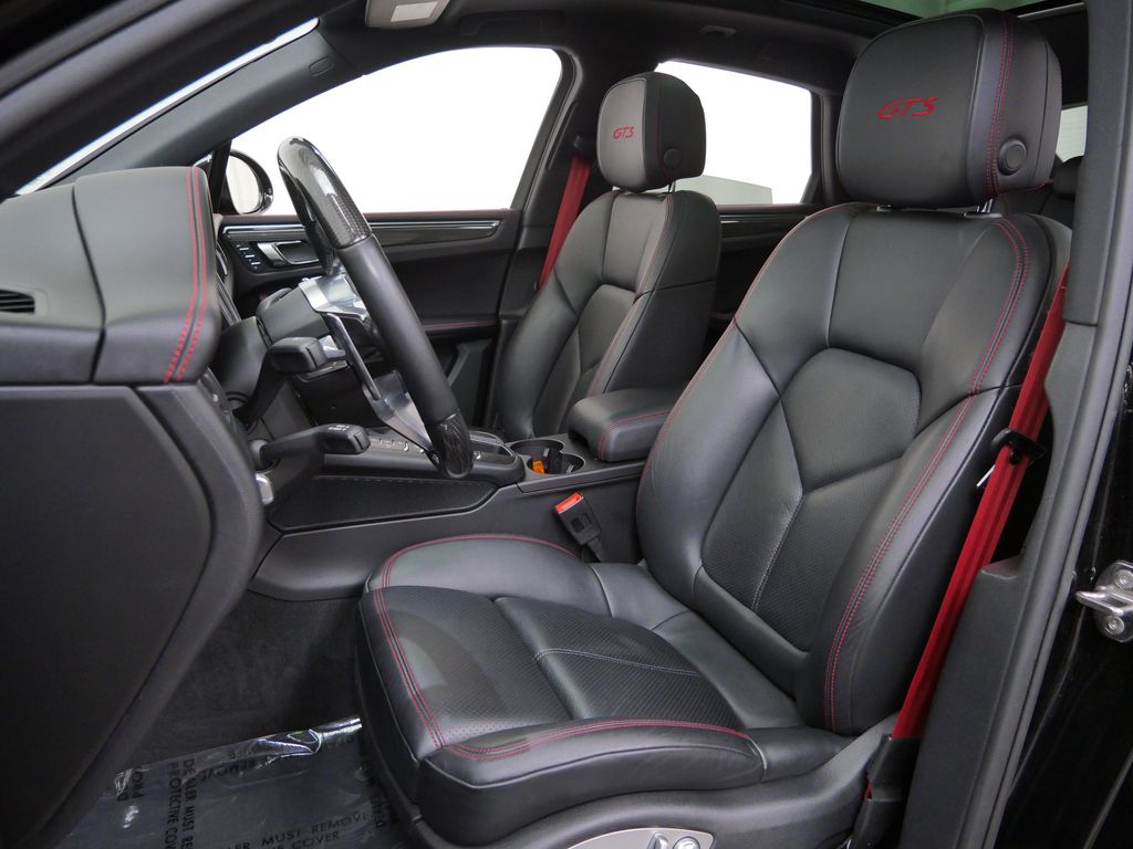 Thumbnail: 2017 Porsche Macan - 7