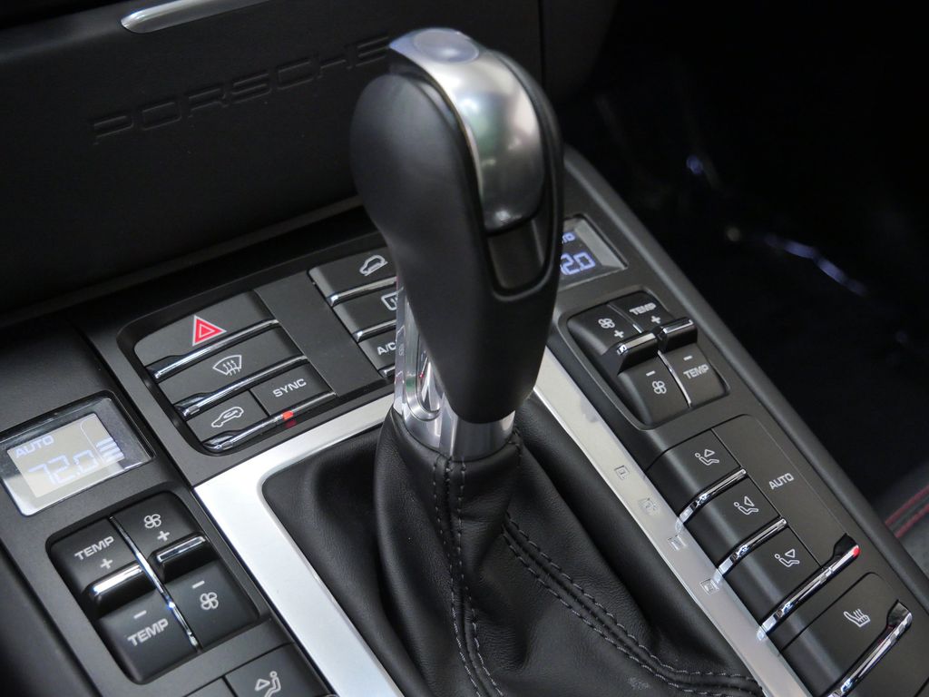 Thumbnail: 2017 Porsche Macan - 10
